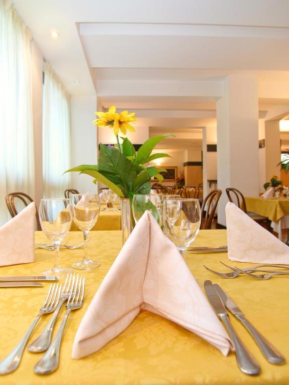 Hotel Bristol 리바 델 이탈리아 베로나 외부 사진
