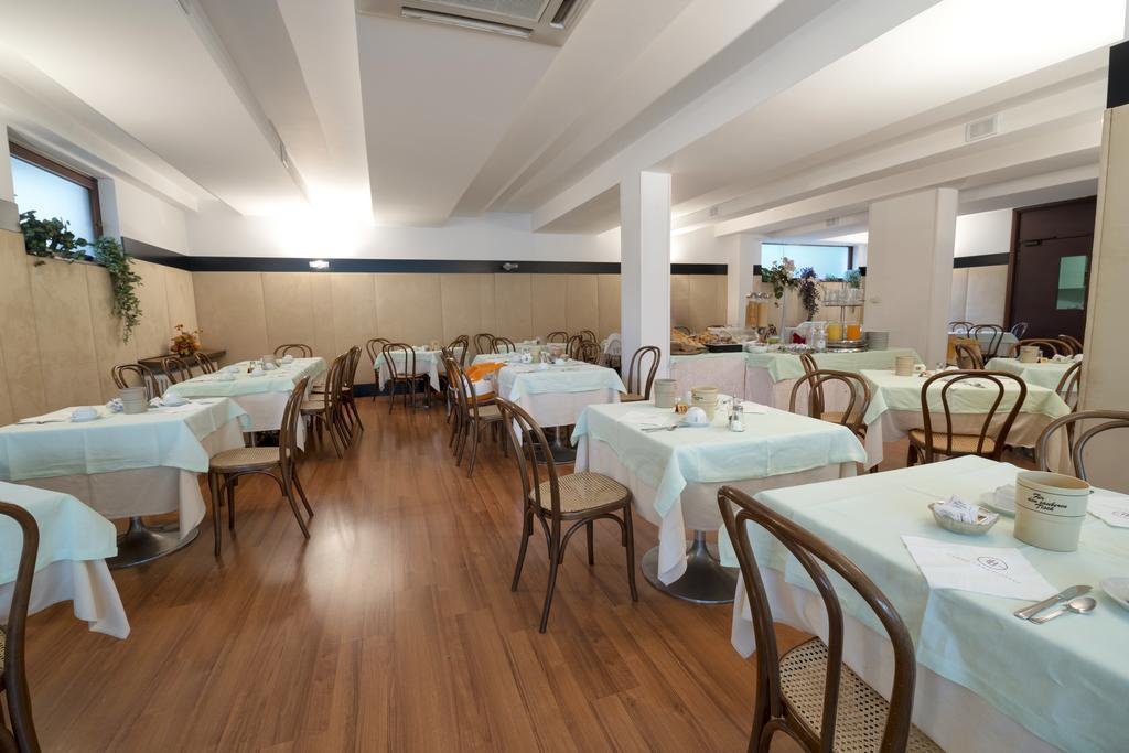 Hotel Bristol 리바 델 이탈리아 베로나 외부 사진